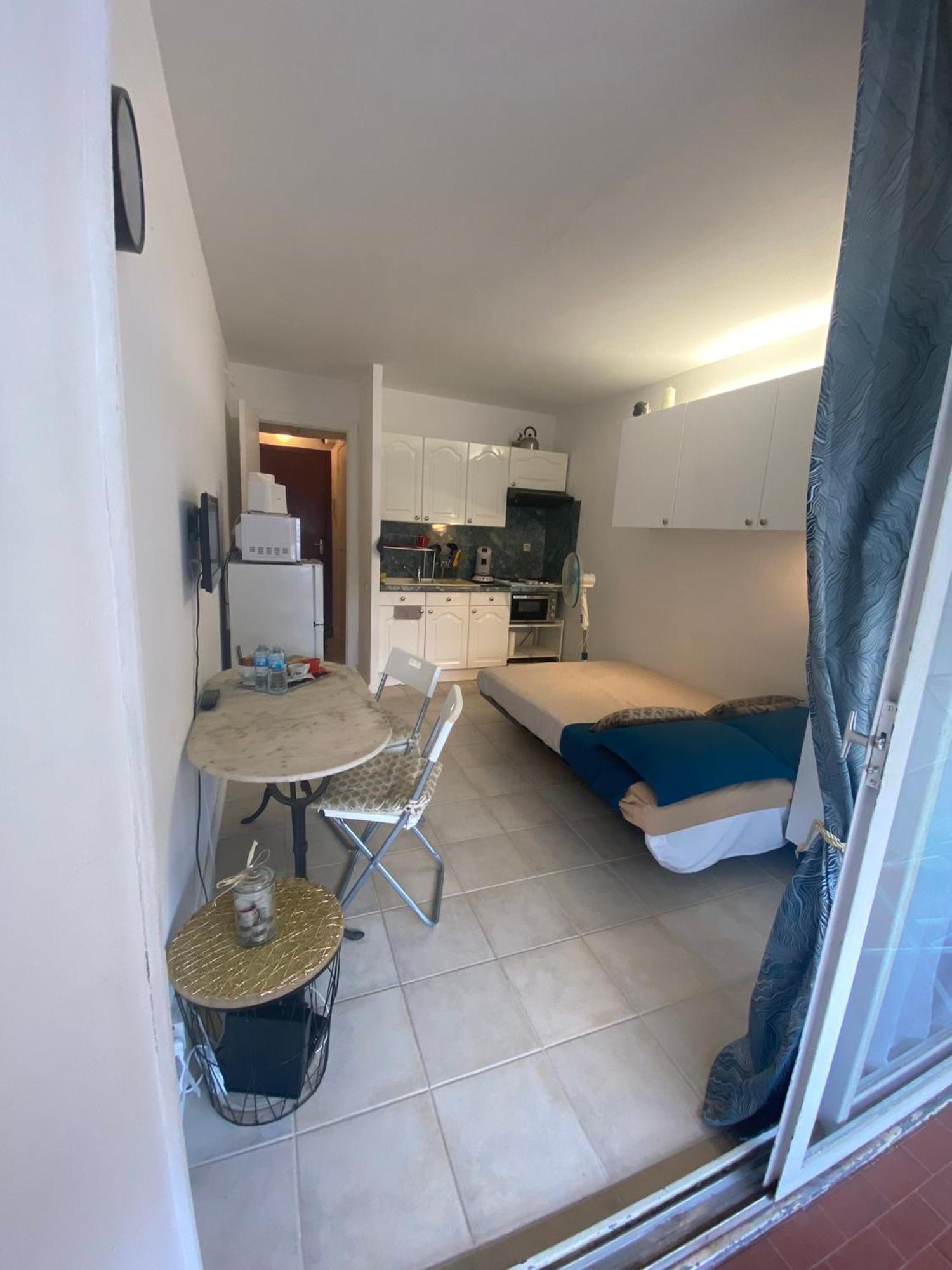 Joli Studio Neuf Av Terrasse A 50 M De La Mer Et Gare Roquebrune-Cap-Martin Exterior foto